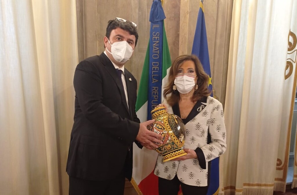 Il premio al Volontariato 2021 alla Comunità di Sant'Egidio Sicilia per il sostegno ai fragili durante la pandemia e il contributo ad una cultura di pace